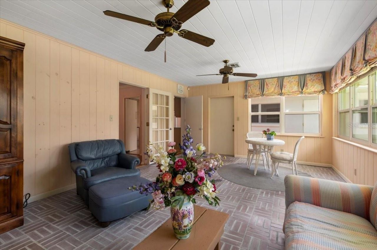 1541 Flower Drive, Sarasota, FL 34239 Photo