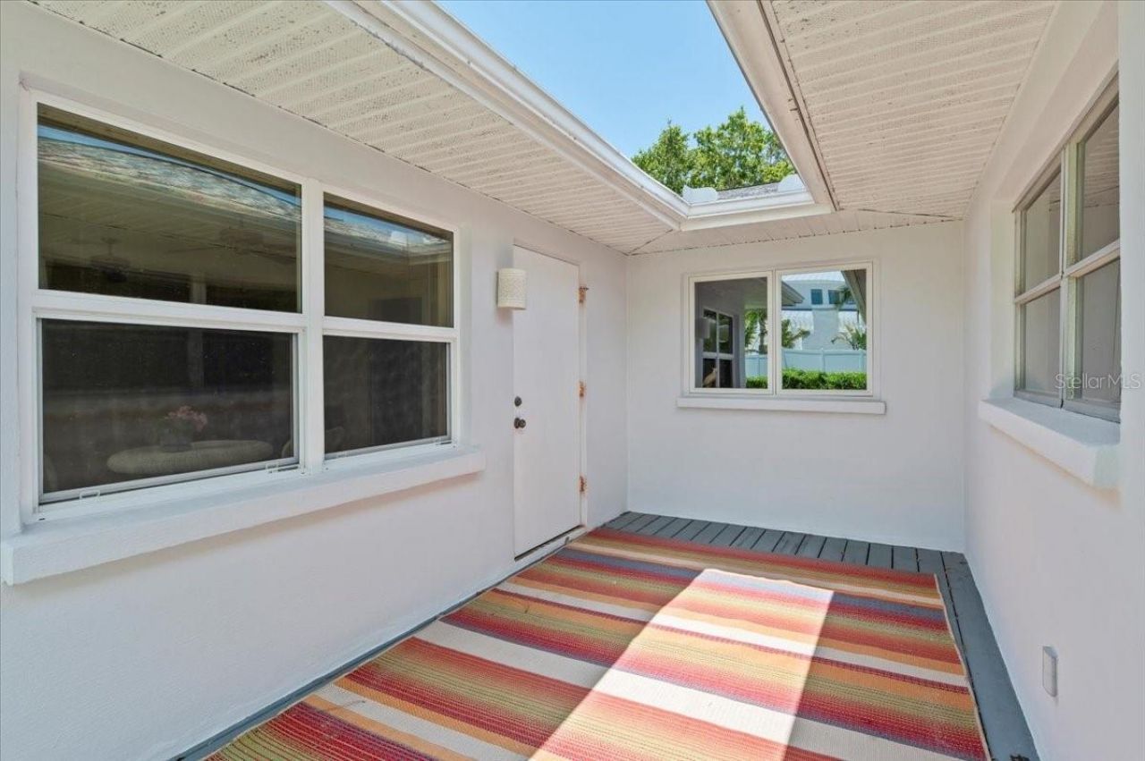 1541 Flower Drive, Sarasota, FL 34239 Photo