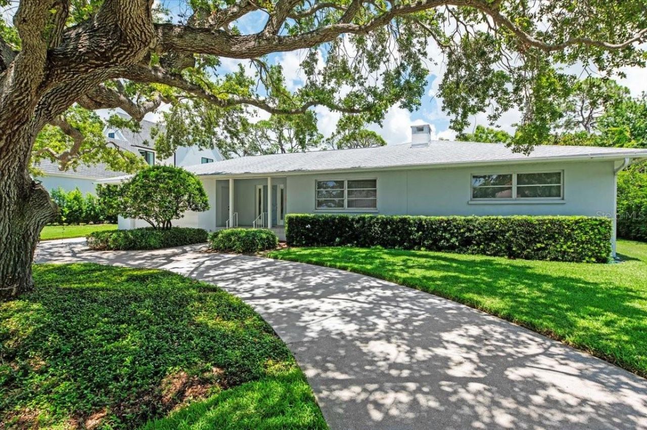 1541 Flower Drive, Sarasota, FL 34239 Photo