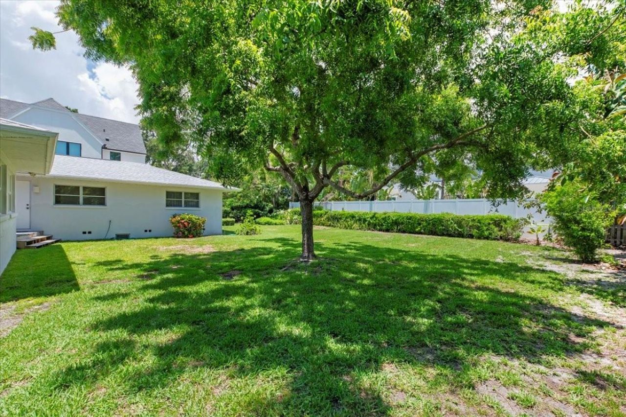 1541 Flower Drive, Sarasota, FL 34239 Photo