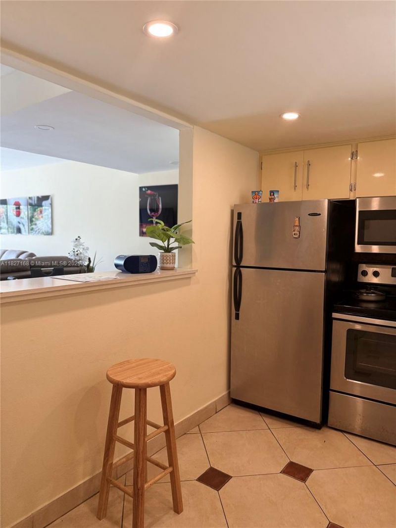9365 Fontainebleau, Unit E236, Miami, FL 33172 Photo