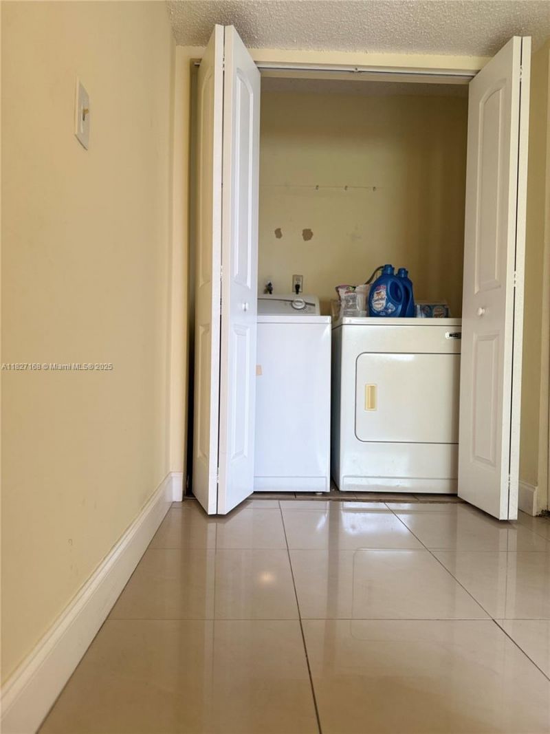 9365 Fontainebleau, Unit E236, Miami, FL 33172 Photo