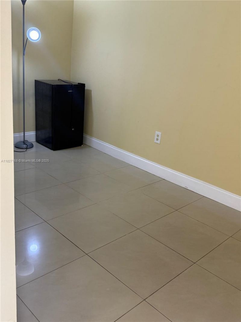 9365 Fontainebleau, Unit E236, Miami, FL 33172 Photo