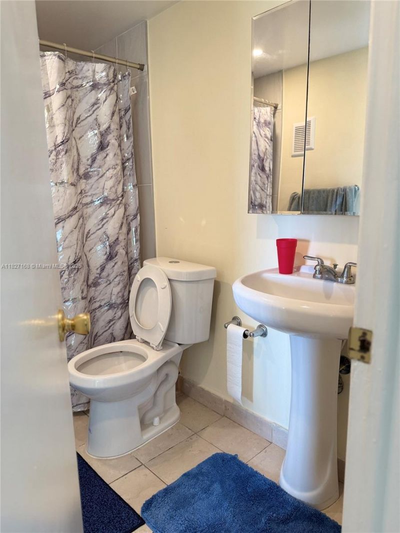 9365 Fontainebleau, Unit E236, Miami, FL 33172 Photo