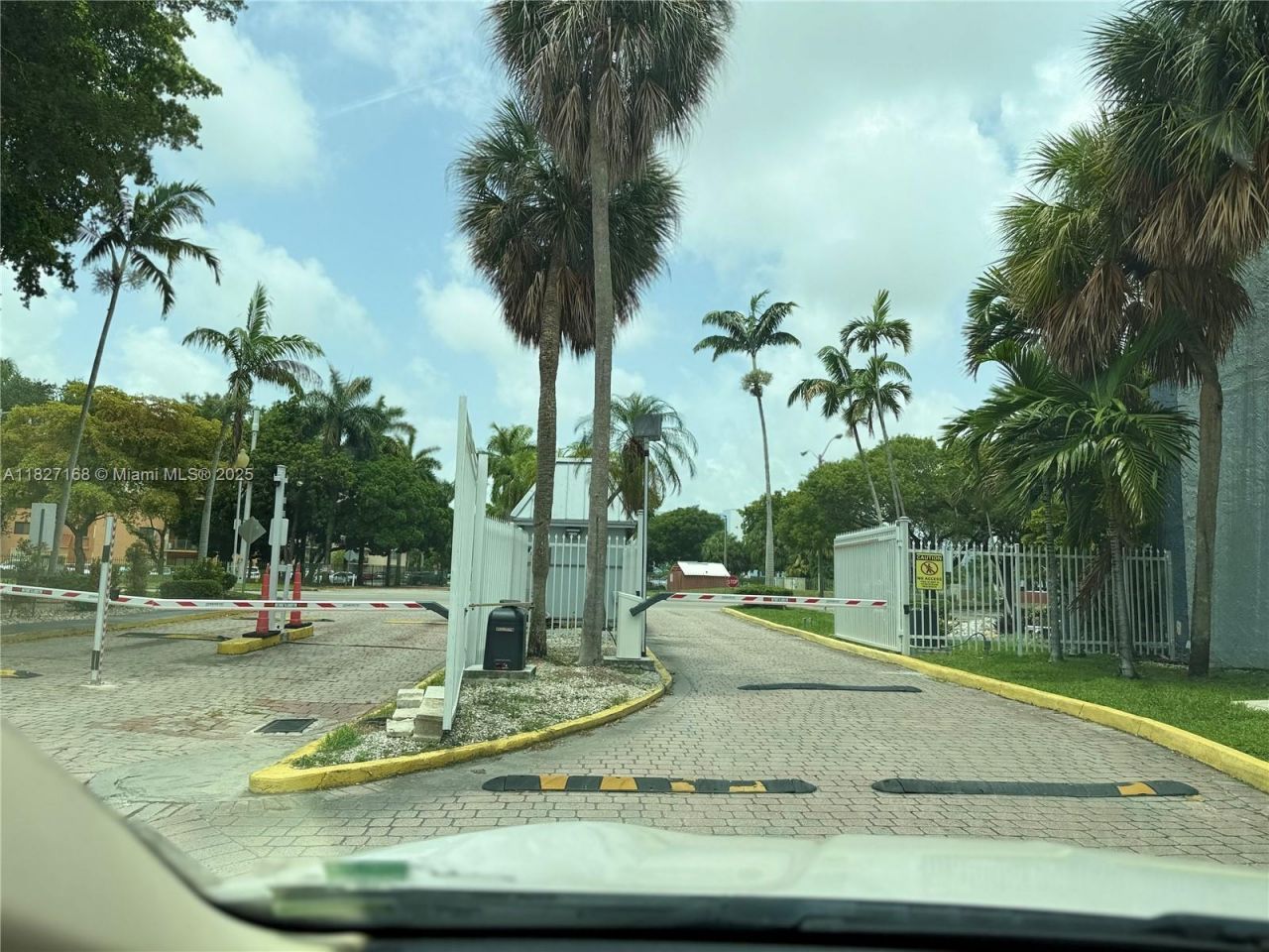 9365 Fontainebleau, Unit E236, Miami, FL 33172 Photo