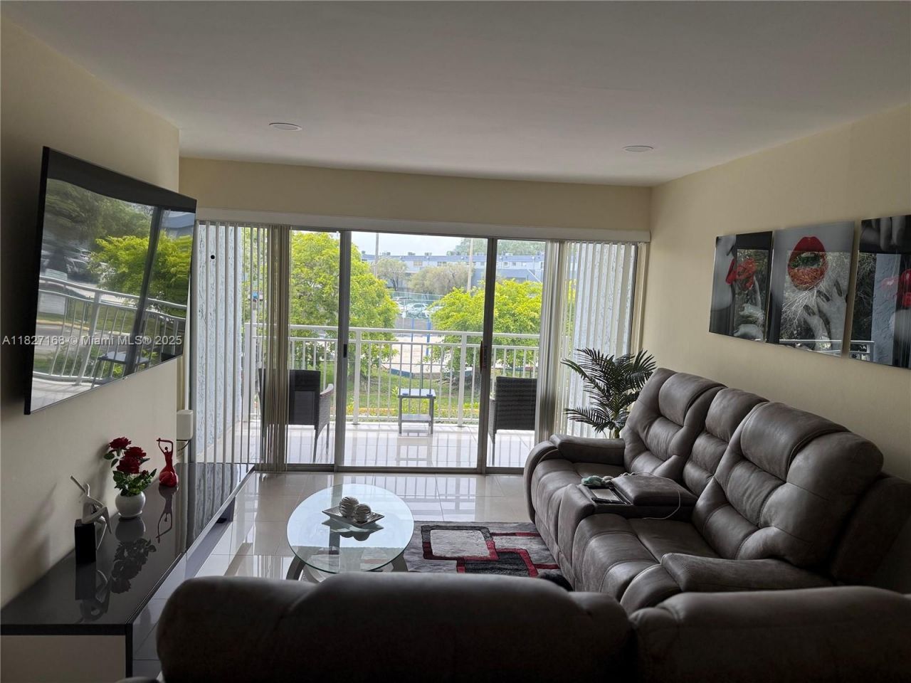 9365 Fontainebleau, Unit E236, Miami, FL 33172 Photo