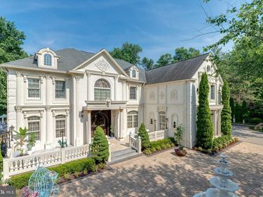 423 SENECA ROAD, GREAT FALLS, VA 22066