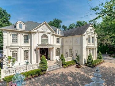 423 SENECA ROAD, GREAT FALLS, VA 22066