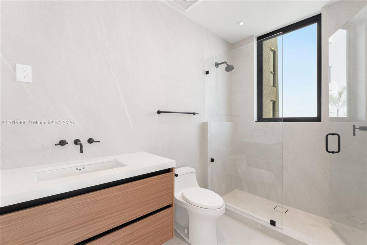 301 Buttonwood Cir #a, Key Largo, FL 33037 Photo