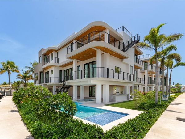 301 Buttonwood Cir #B, Key Largo, FL 33037