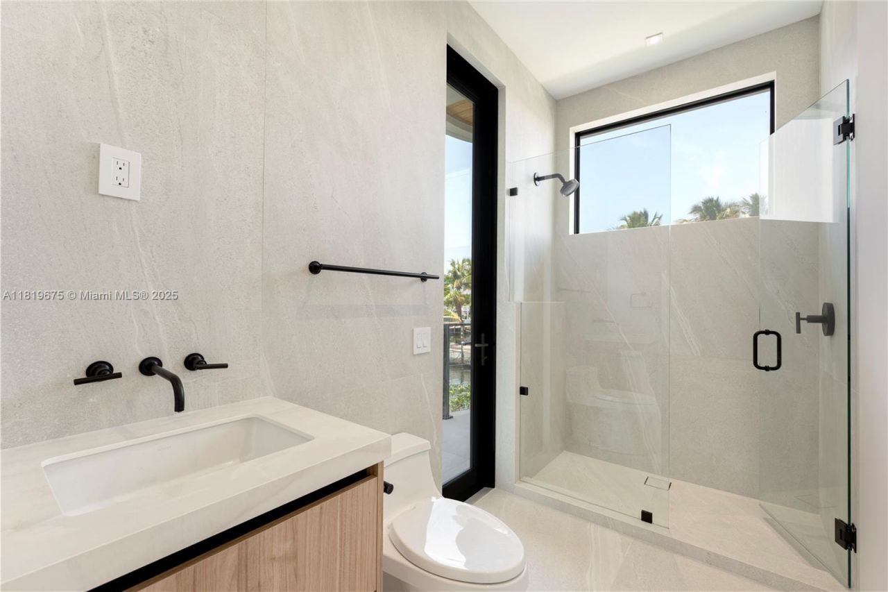 301 Buttonwood Cir #b, Key Largo, FL 33037 Photo