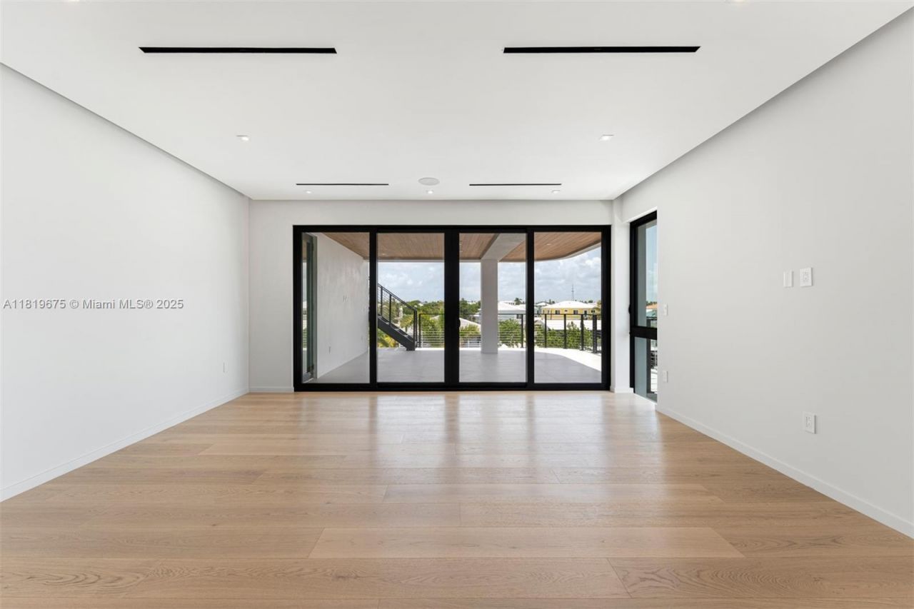 301 Buttonwood Cir #b, Key Largo, FL 33037 Photo