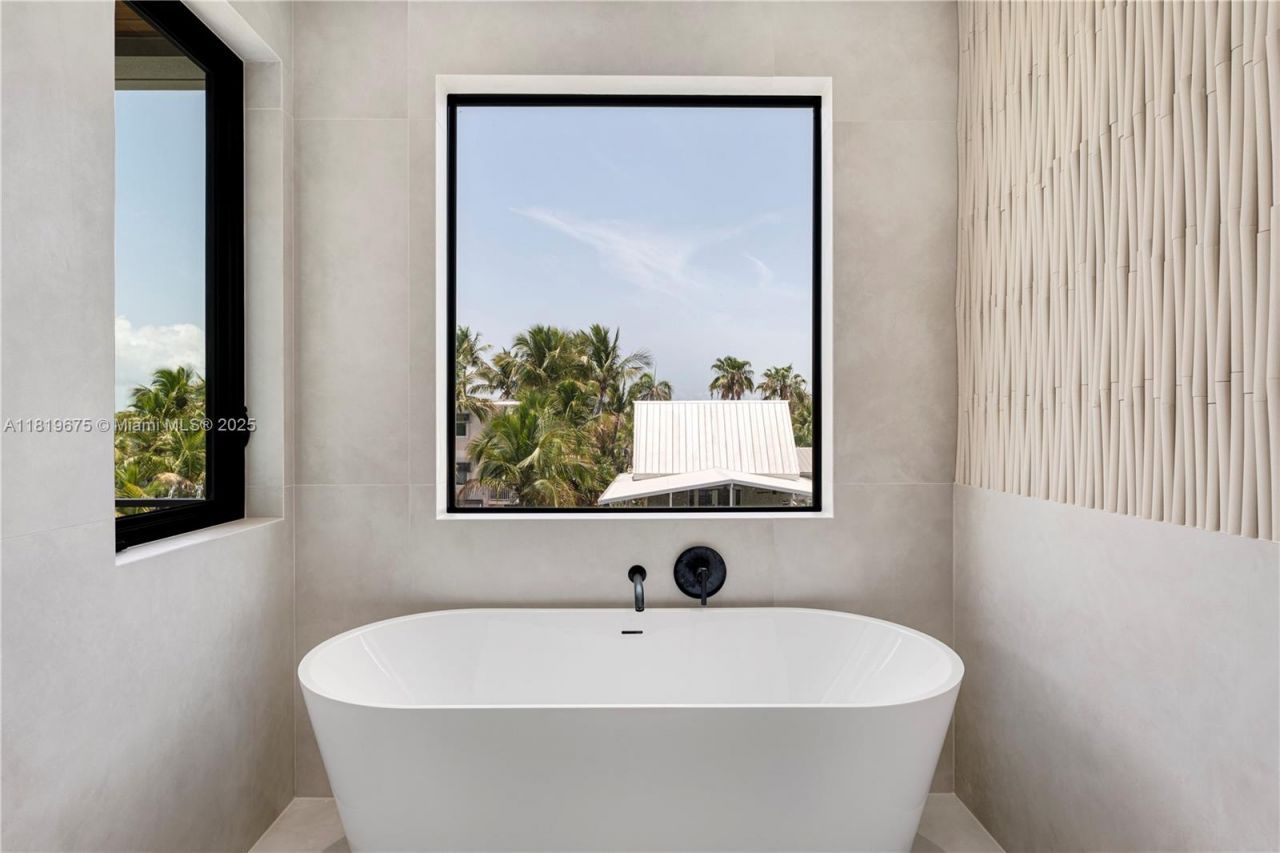 301 Buttonwood Cir #b, Key Largo, FL 33037 Photo