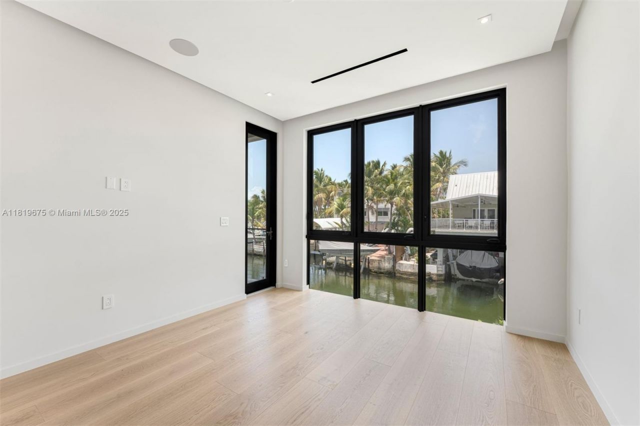 301 Buttonwood Cir #b, Key Largo, FL 33037 Photo