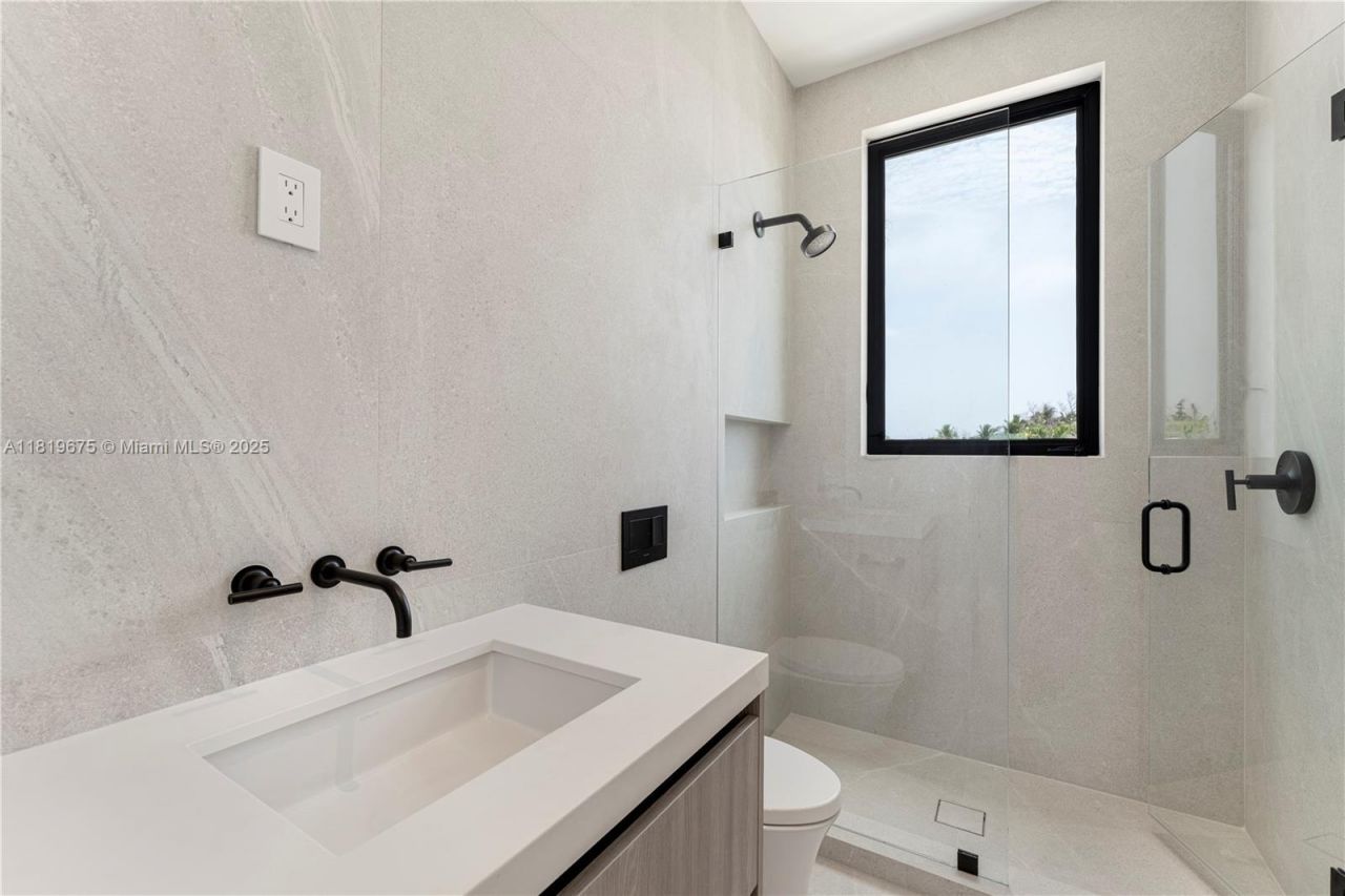 301 Buttonwood Cir #b, Key Largo, FL 33037 Photo