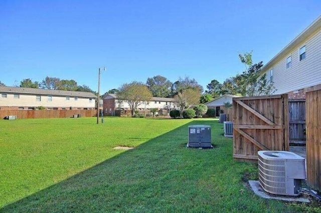 415 Parkdale Drive Photo 12