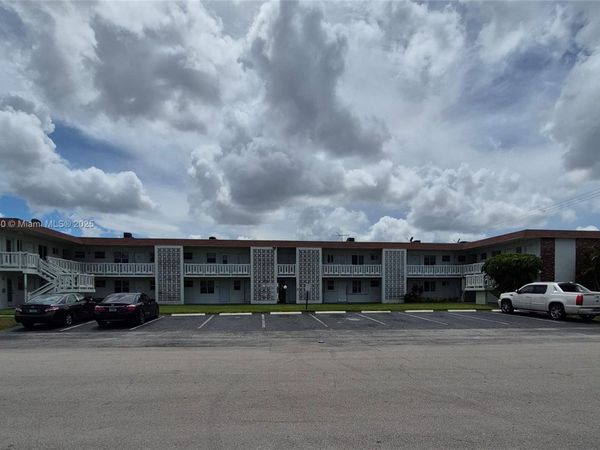 1599 NW 43rd Ave, Unit 206, Lauderhill, FL 33313