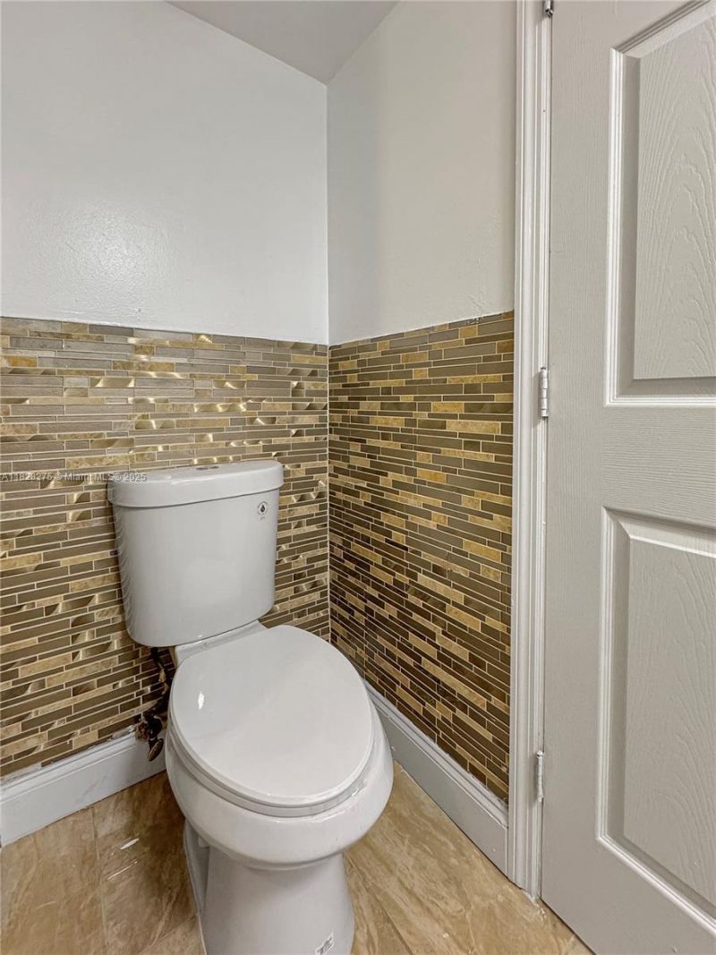 8103 SW 24th St, North Lauderdale, FL 33068 Photo