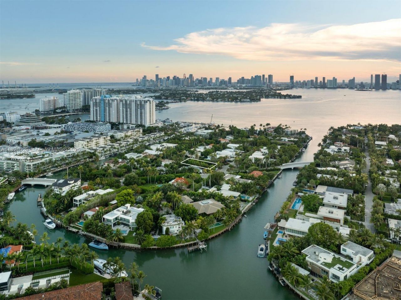 2121 Regatta Ave, Miami Beach, FL 33140 Photo