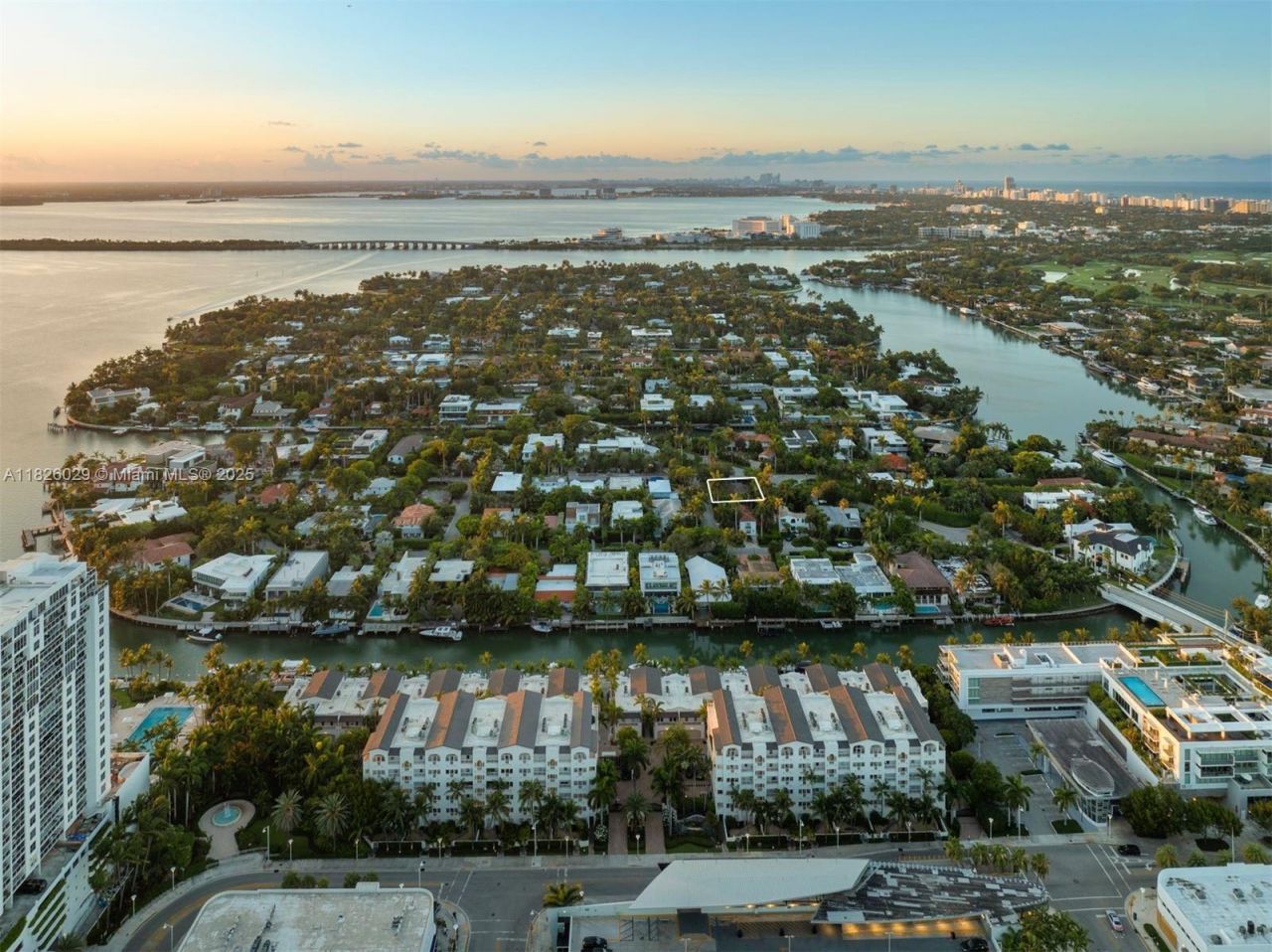 2121 Regatta Ave, Miami Beach, FL 33140 Photo