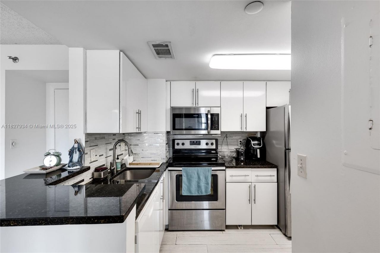 770 Claughton Island Dr, Unit 1210, Miami, FL 33131 Photo