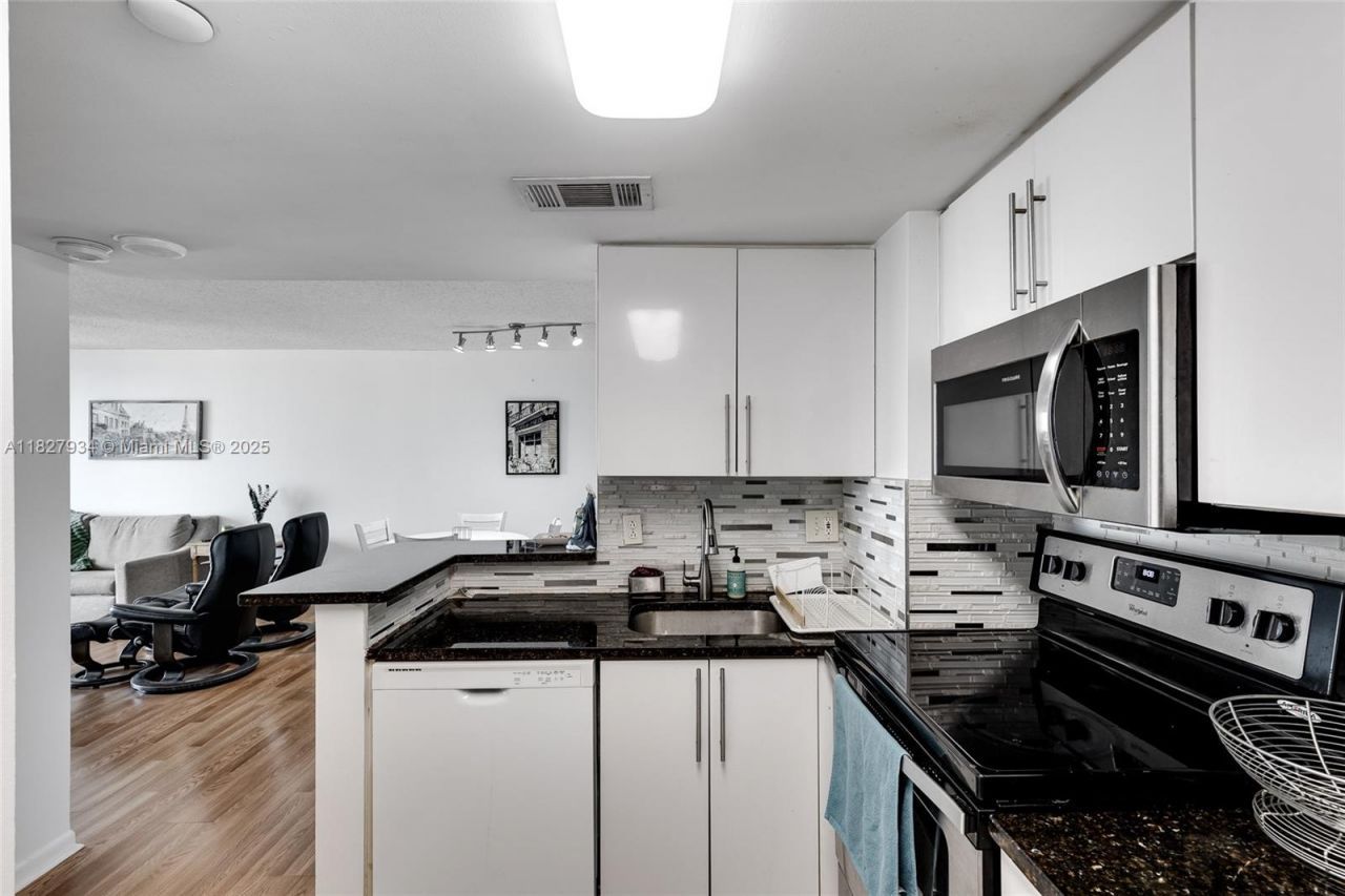 770 Claughton Island Dr, Unit 1210, Miami, FL 33131 Photo