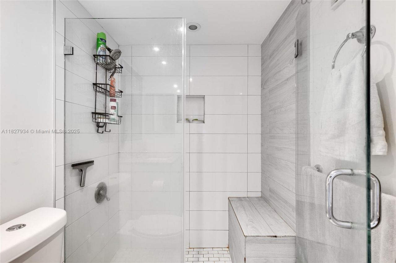 770 Claughton Island Dr, Unit 1210, Miami, FL 33131 Photo