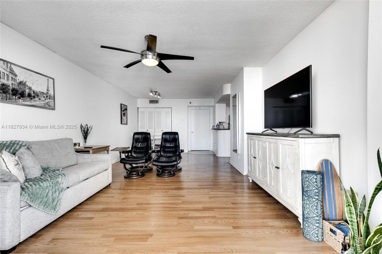 770 Claughton Island Dr, Unit 1210, Miami, FL 33131 Photo