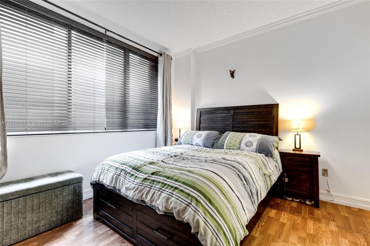 540 Brickell Key Dr, Unit 210, Miami, FL 33131 Photo