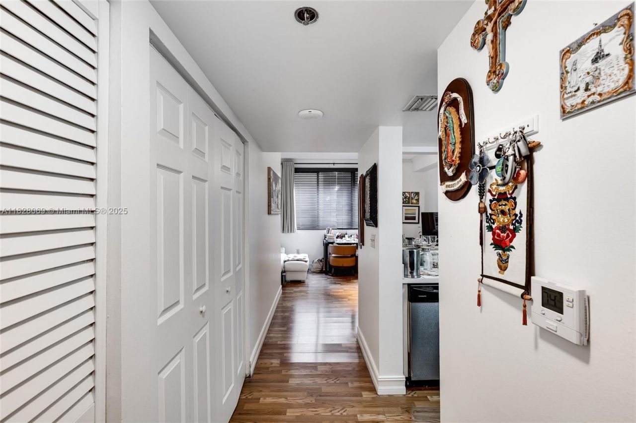 540 Brickell Key Dr, Unit 210, Miami, FL 33131 Photo