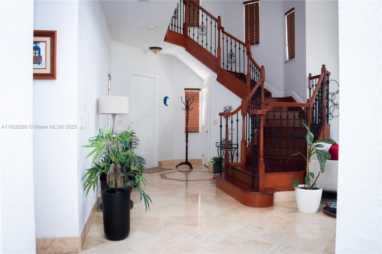 11153 NW 71st Ter, Doral, FL 33178 Photo