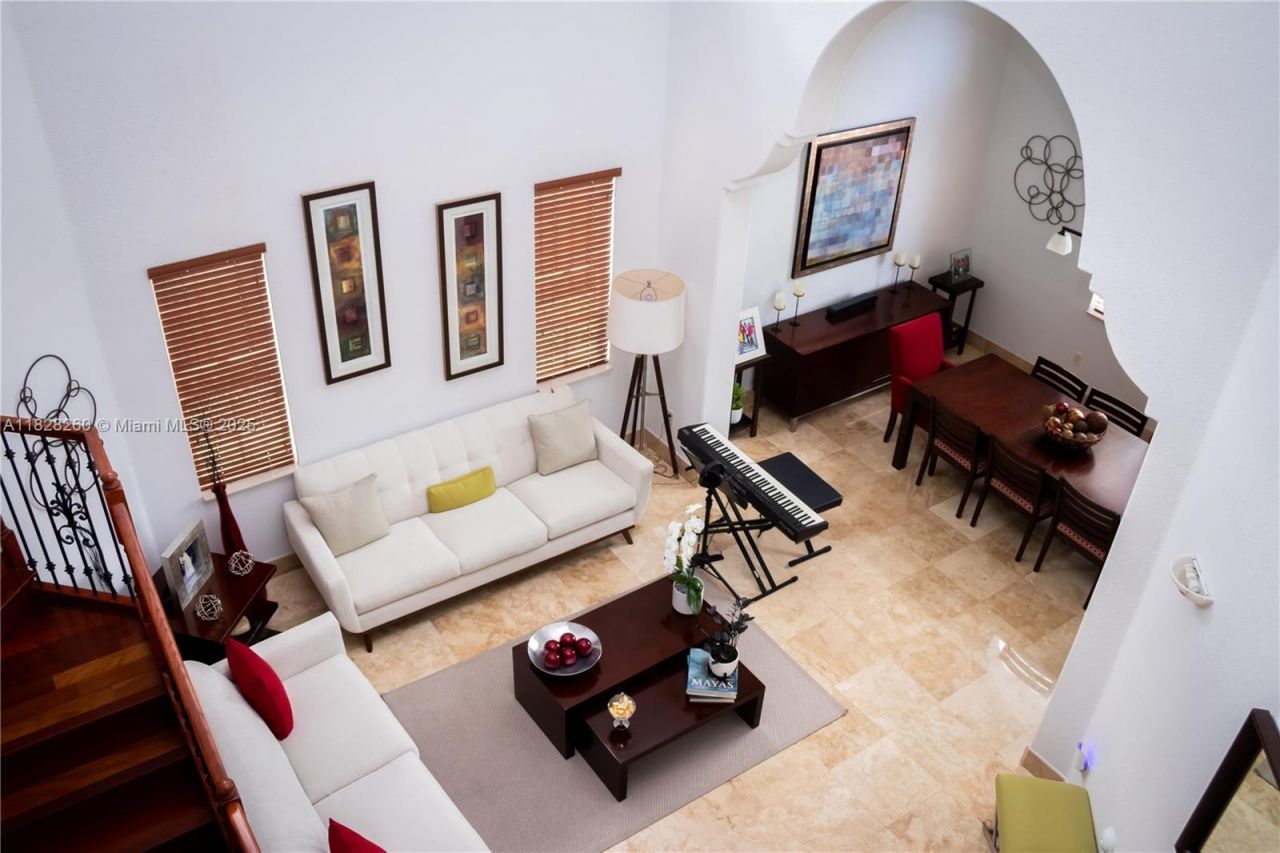 11153 NW 71st Ter, Doral, FL 33178 Photo