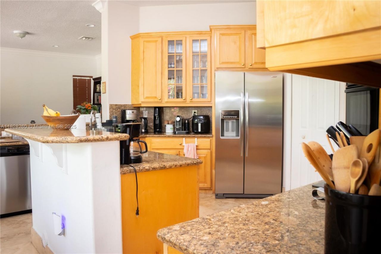 11153 NW 71st Ter, Doral, FL 33178 Photo