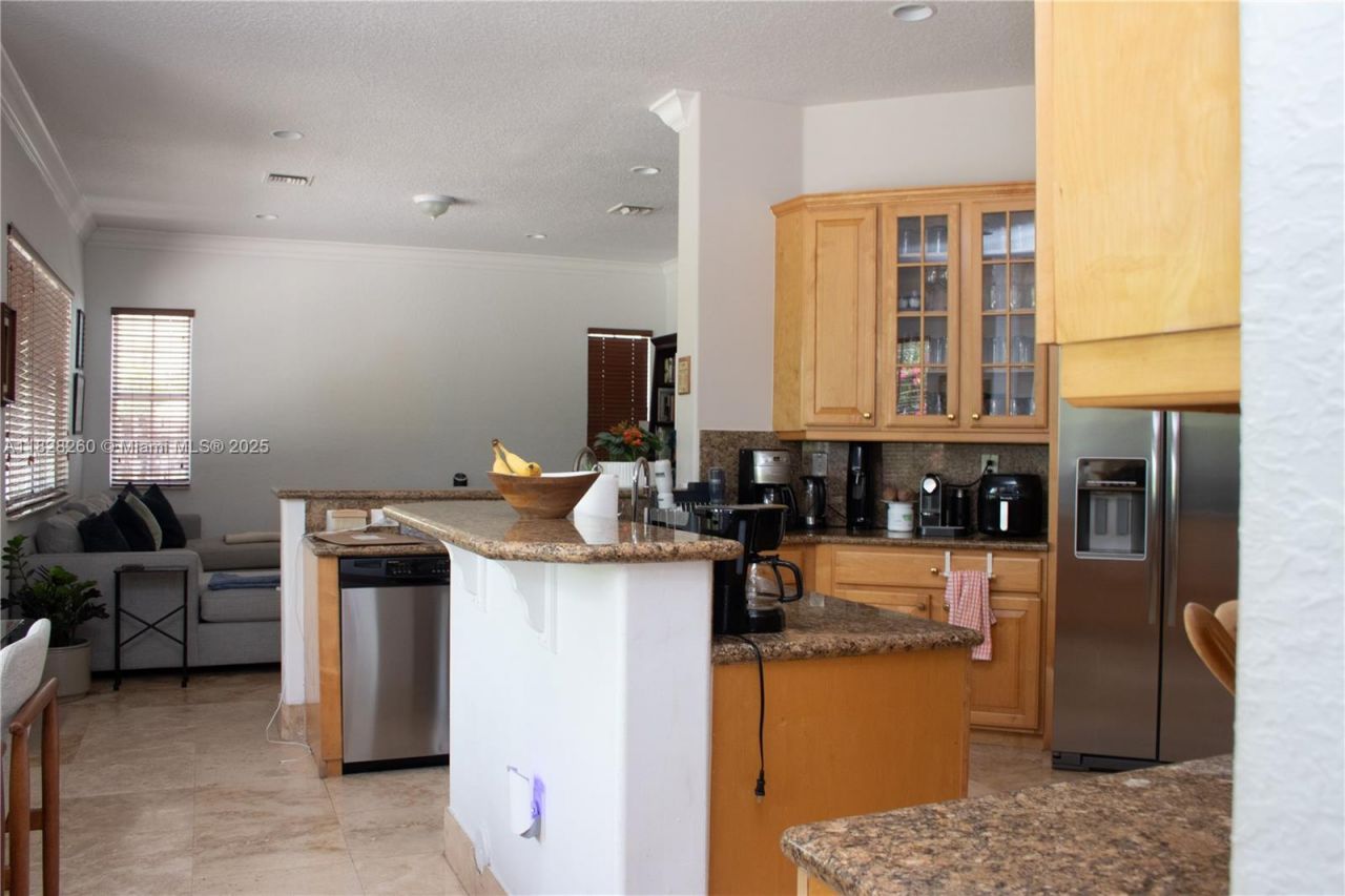 11153 NW 71st Ter, Doral, FL 33178 Photo