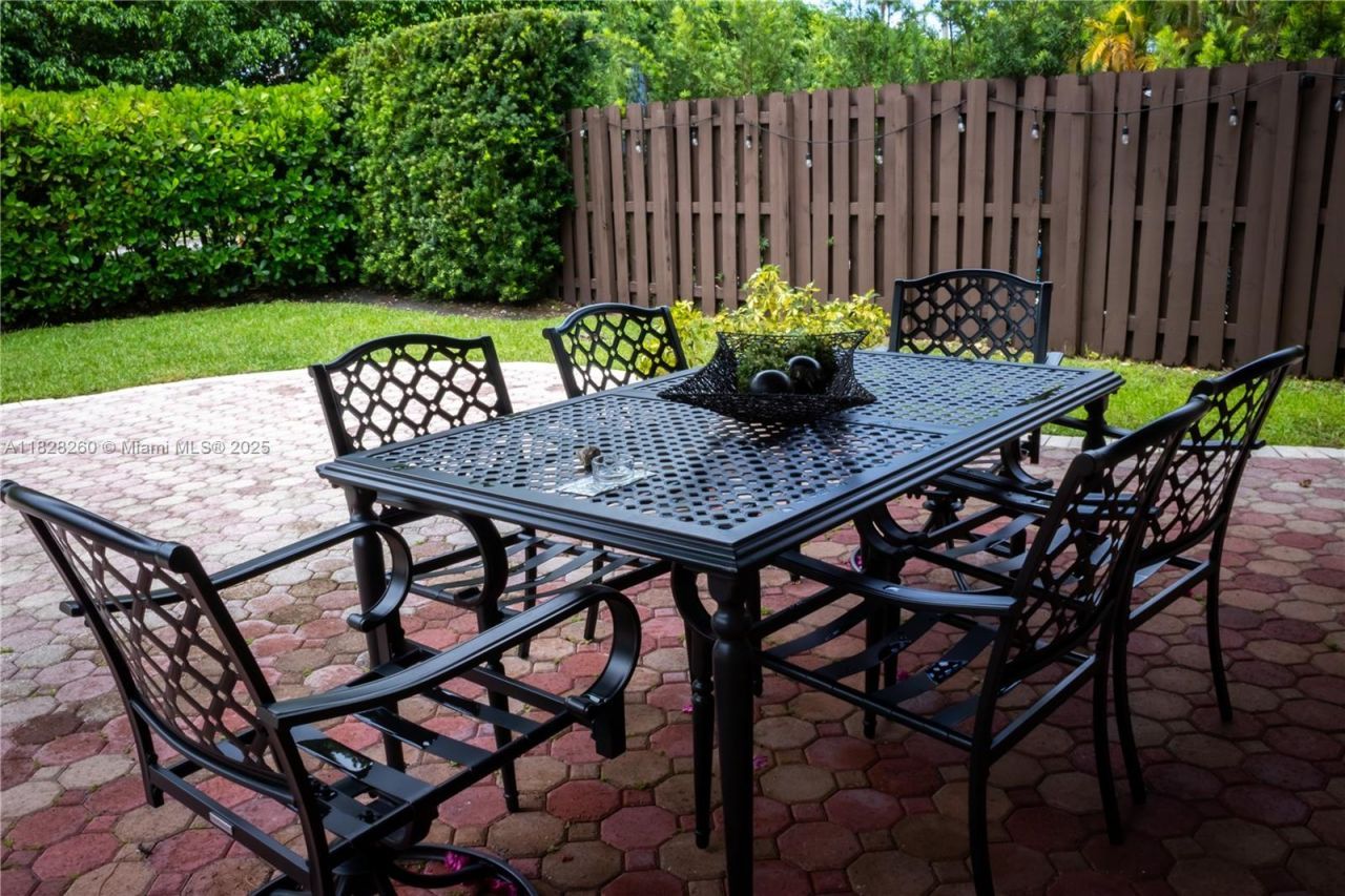 11153 NW 71st Ter, Doral, FL 33178 Photo