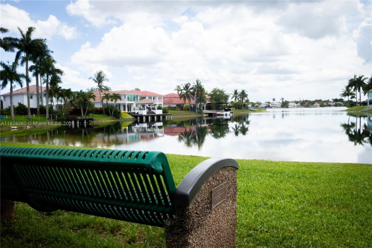 11153 NW 71st Ter, Doral, FL 33178 Photo