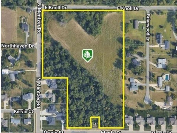 Maple Street, Robins, IA 52328