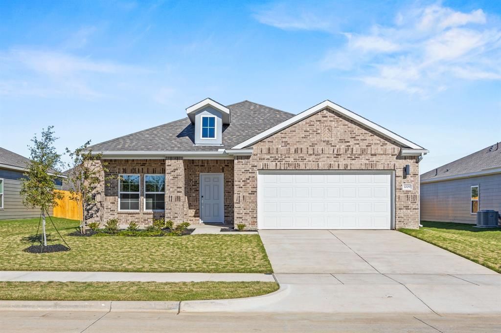 1009 Park Oak Lane, Crowley, TX 76036 Main Photo