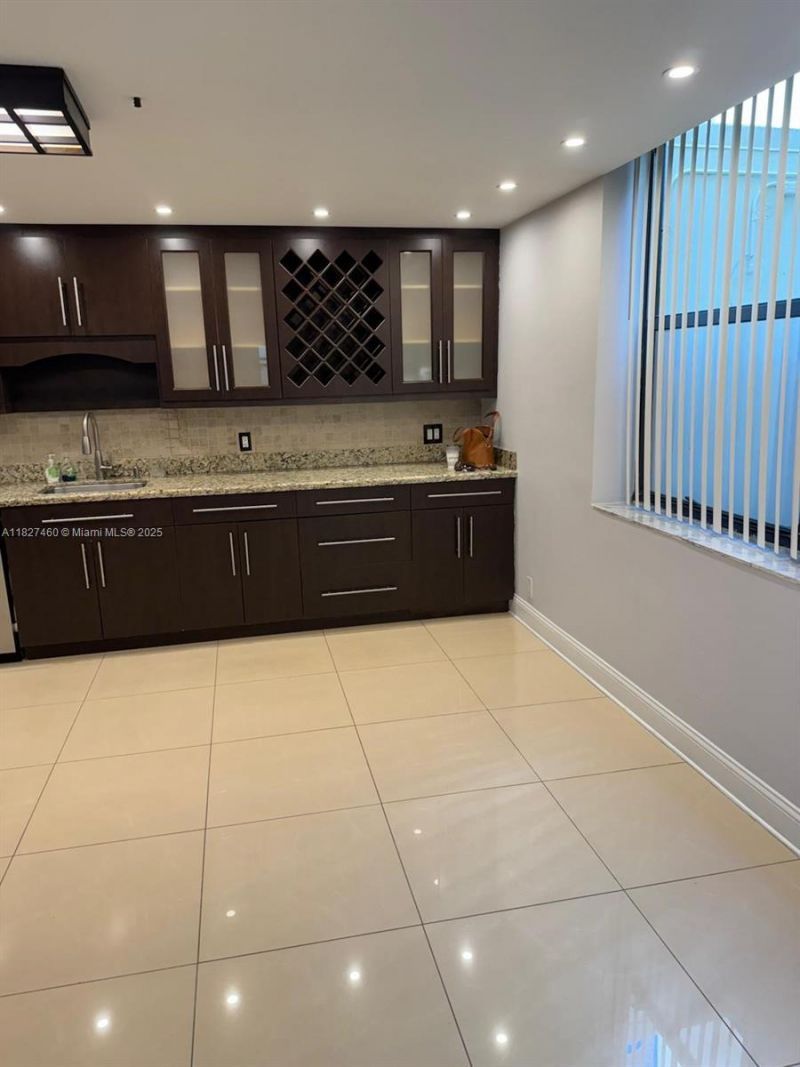 20401 NE 30th Ave, Unit 124-8, Aventura, FL 33180 Photo