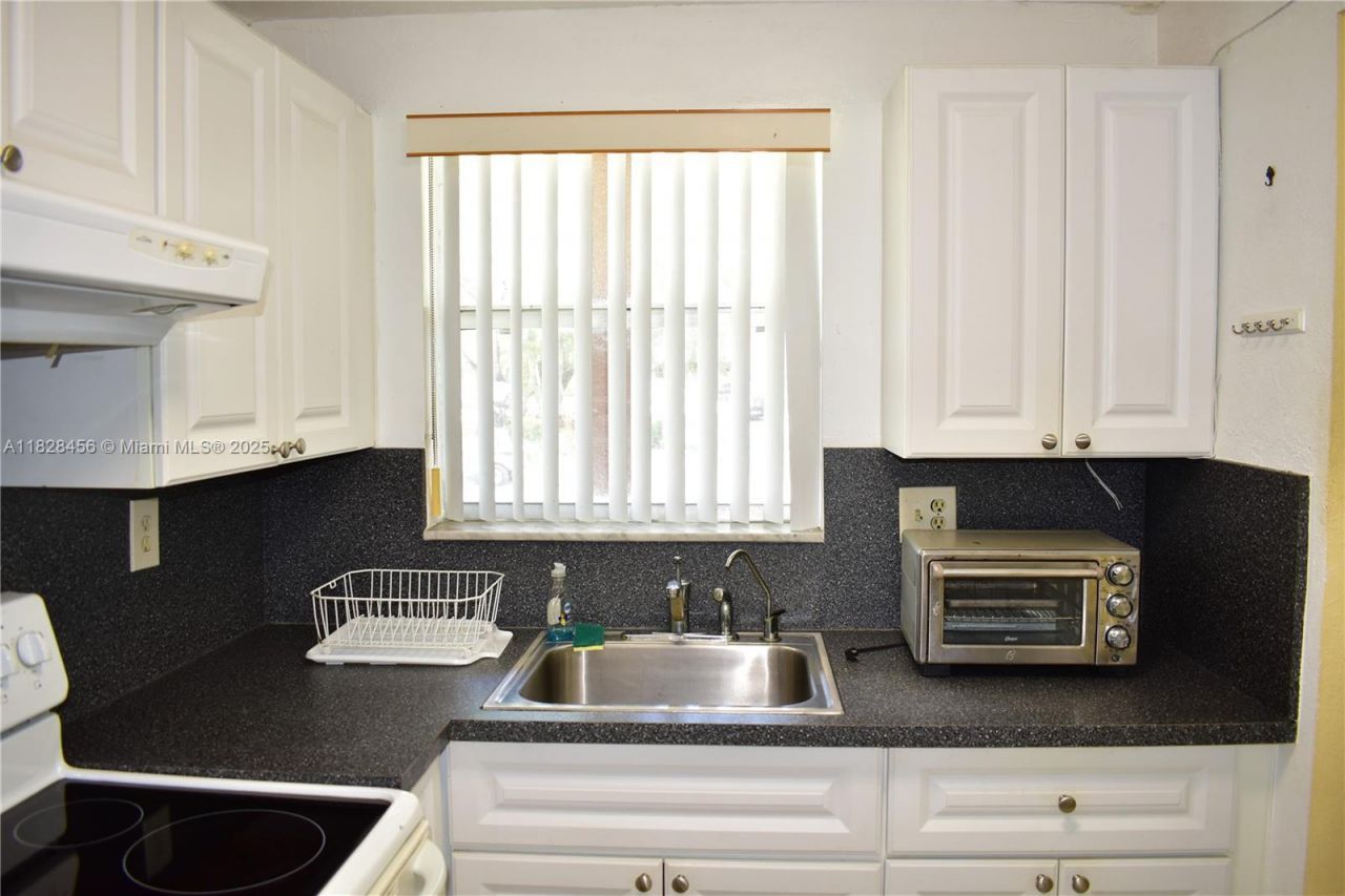 2801 N Pine Island Rd, Unit 103, Sunrise, FL 33322 Photo