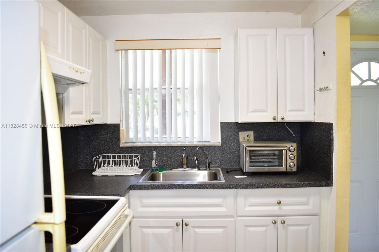 2801 N Pine Island Rd, Unit 103, Sunrise, FL 33322 Photo