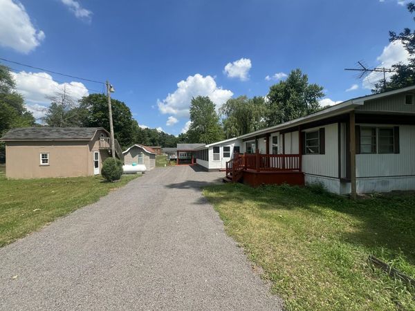 6915 Rowley Drive, Osseo, MI 49266