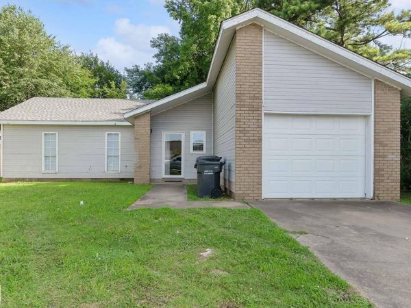 1607 W Washington Avenue, Jonesboro, AR 72401