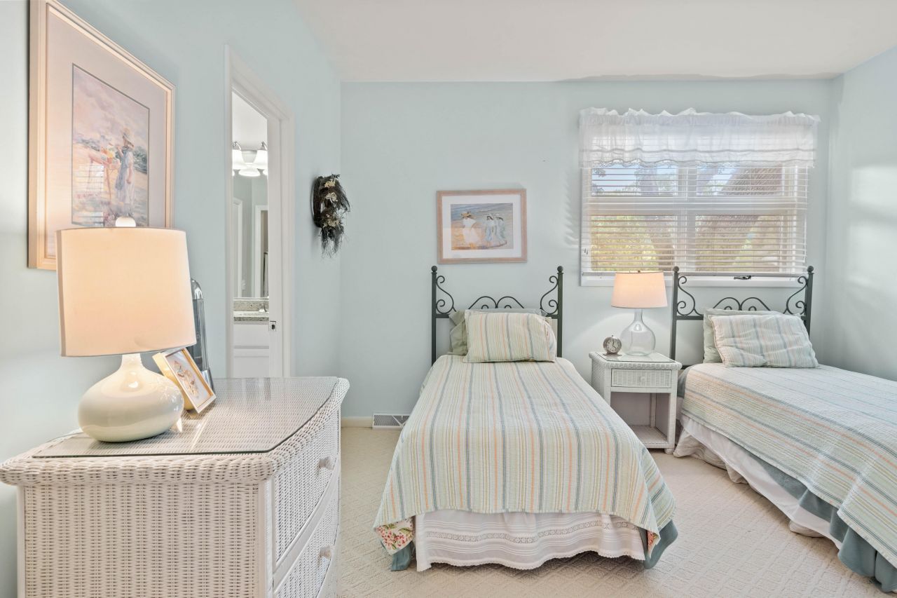 40 Greensward Road Photo 47