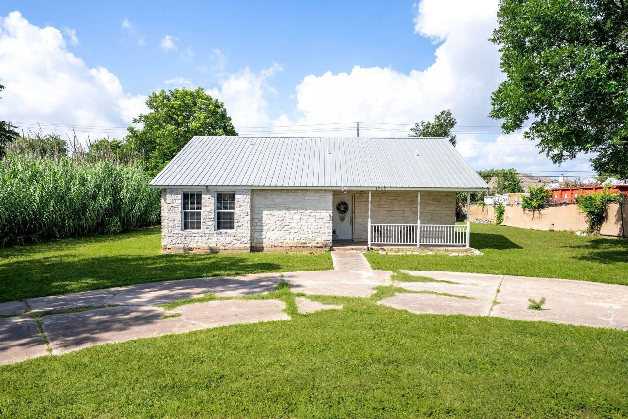 1717 NW Fleischer Dr Nw, Pflugerville, TX 78728 Main Photo