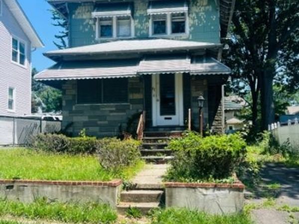 81 Franklin Rd, Teaneck, NJ 07666