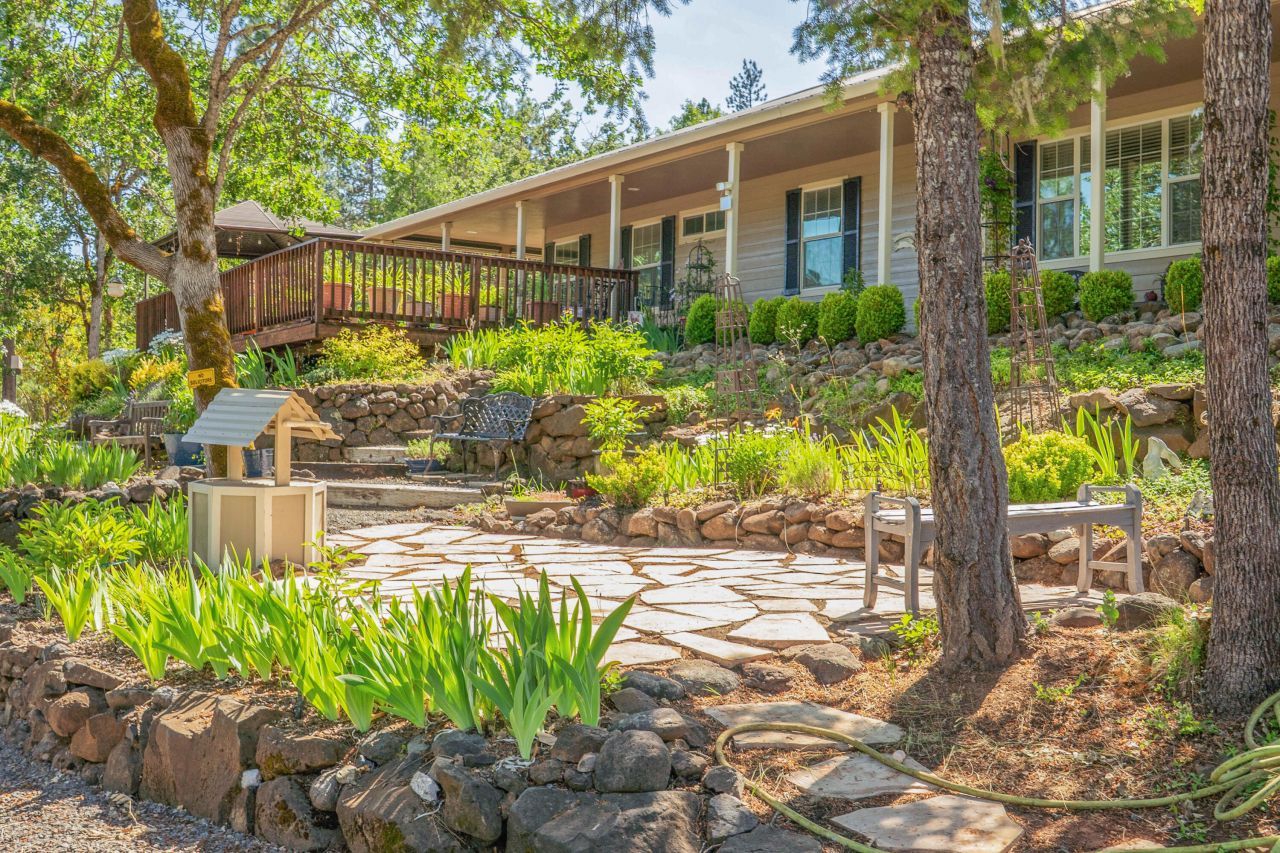 2080 Swingle Road, Trail, OR 97541 Main Photo