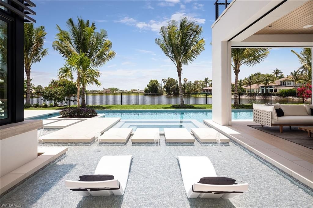 584 Banyan Blvd, Naples, FL 34102 Photo