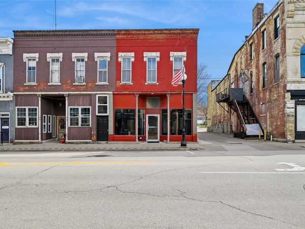 113 E Main Street, Anamosa, IA 52205