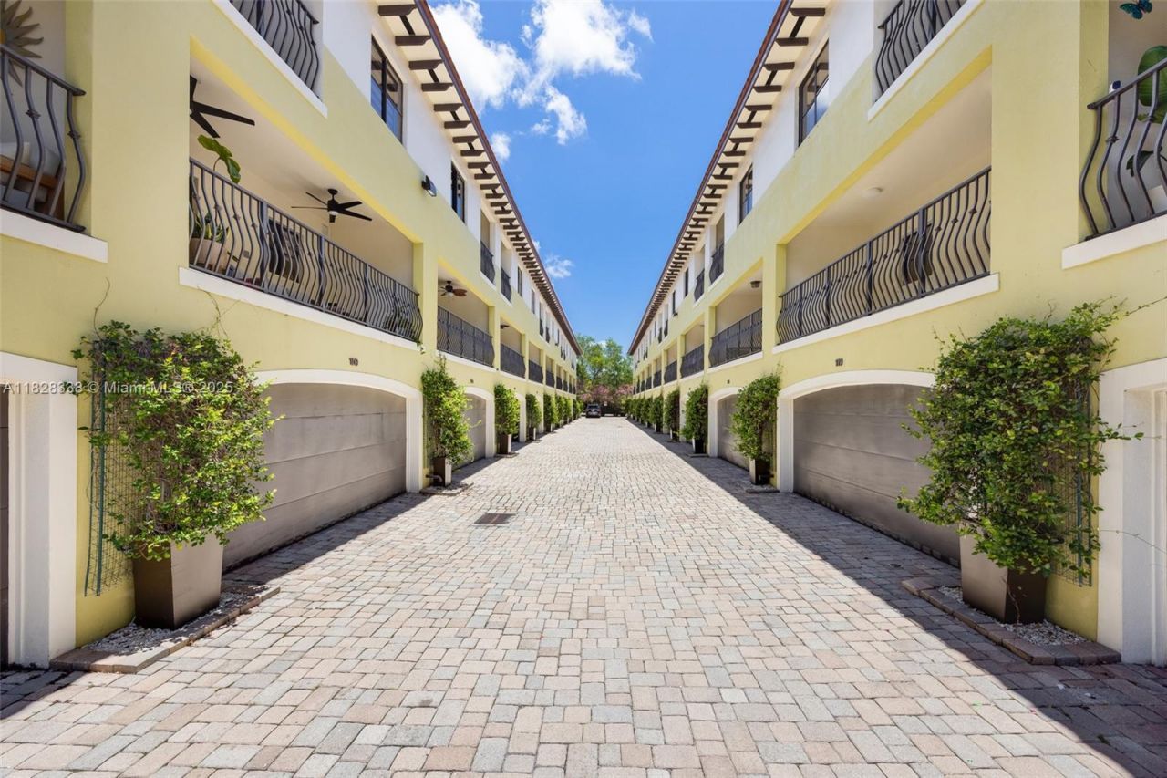 3204 Bird Ave, Unit 108, Coconut Grove, FL 33133 Main Photo